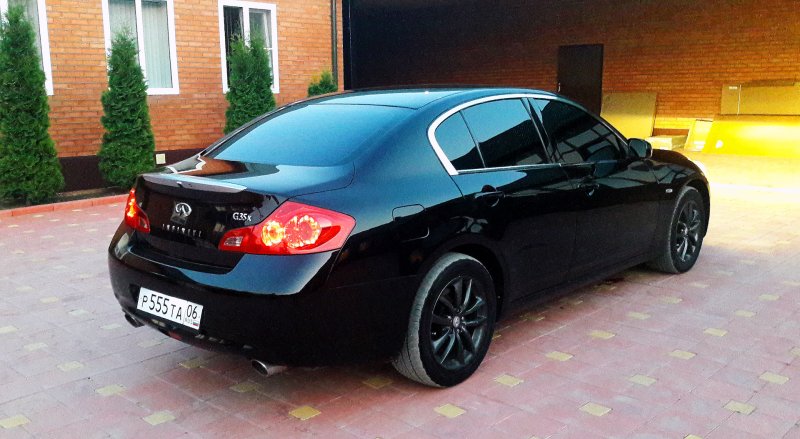 Infiniti g35 черная