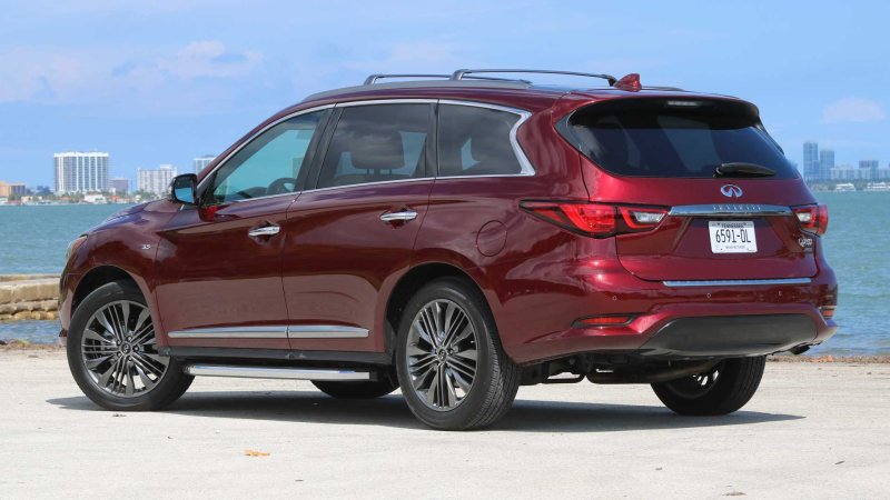 Красный Infiniti qx60