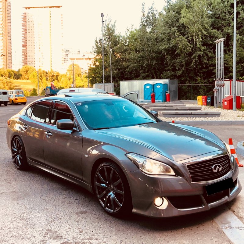 Infiniti m50