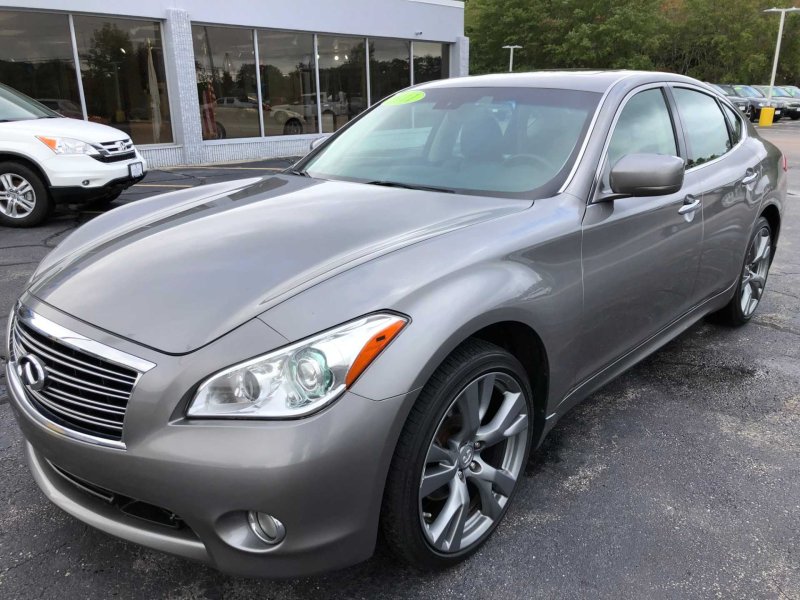 Infiniti m37x 2012