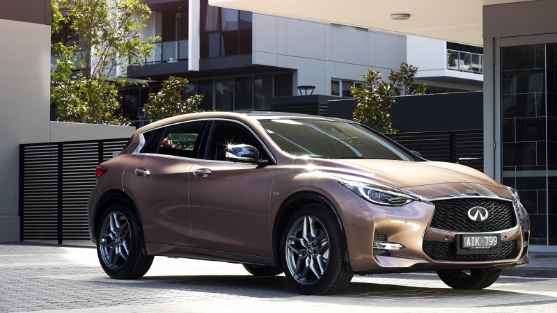 Infiniti q30s 2.0t AWD