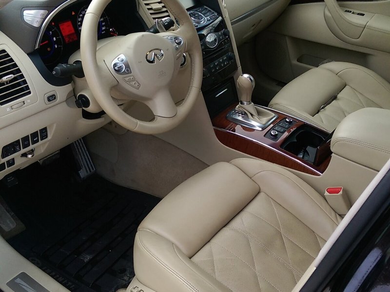 Infiniti fx37 2011 салон