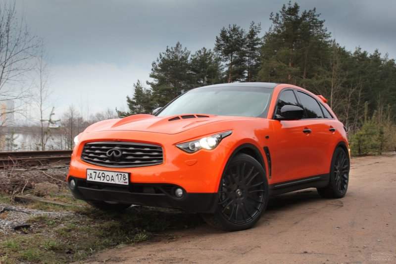 Infiniti qx70 оранжевый