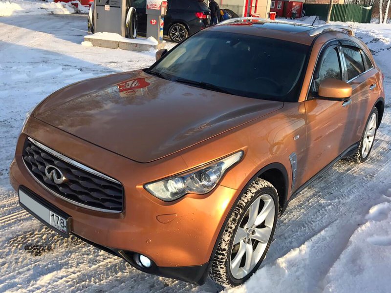 Infiniti fx35 Orange