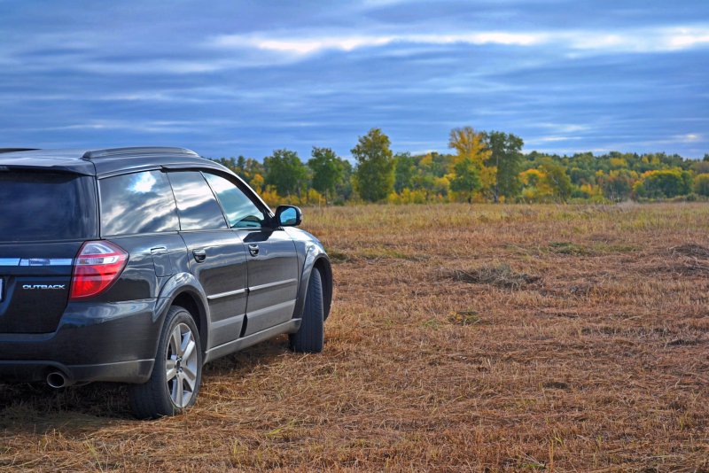 Subaru Outback черный