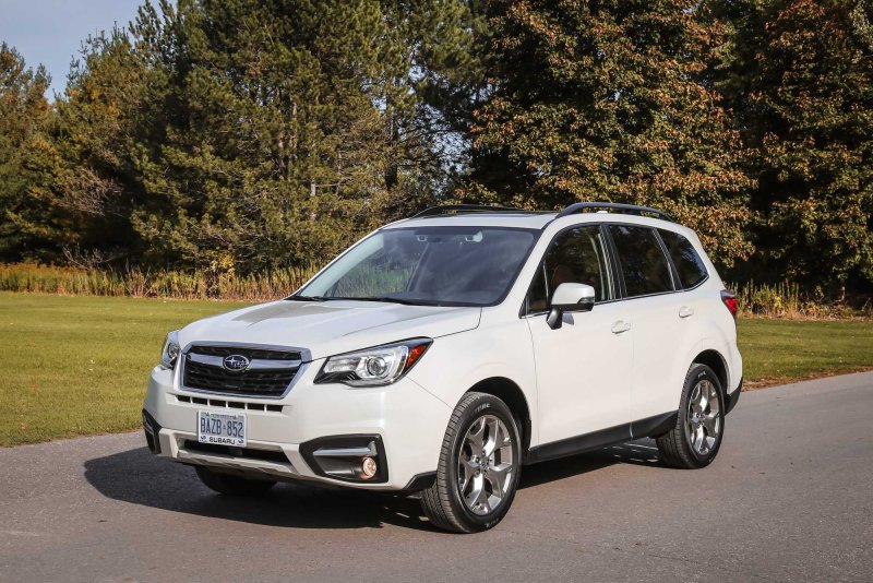 Subaru Forester белый