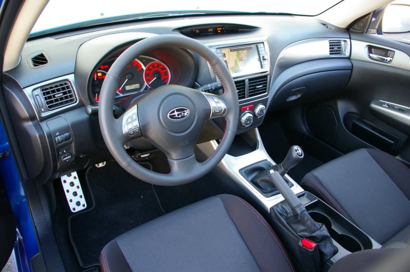 Салон Subaru Impreza WRX 2008