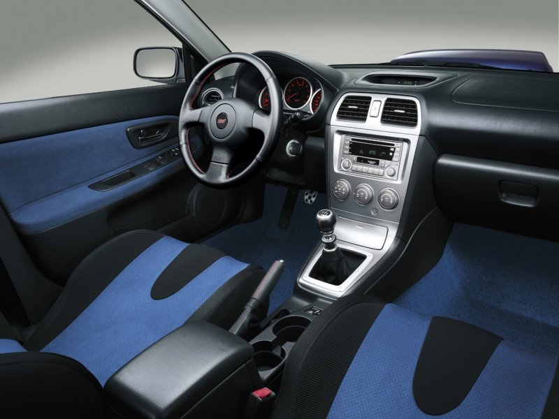 Subaru WRX STI 2005 салон