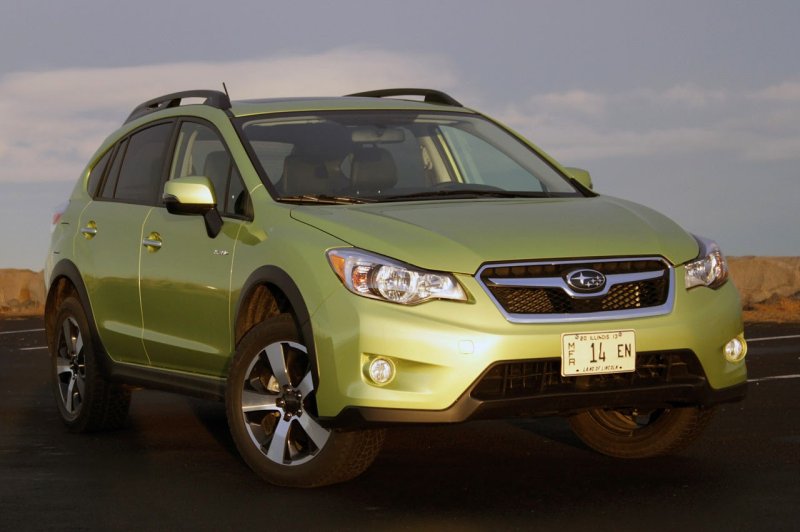 Subaru XV золотой