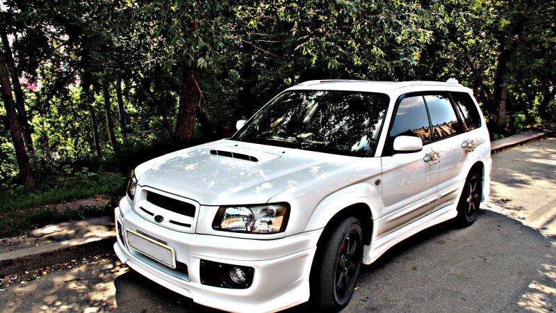Subaru Forester sg5 белый