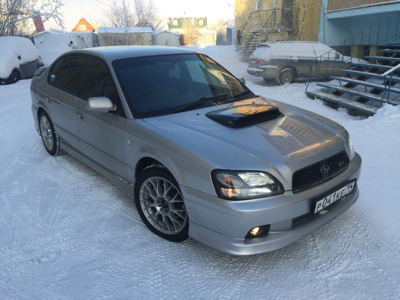 Серебристый Legacy b4