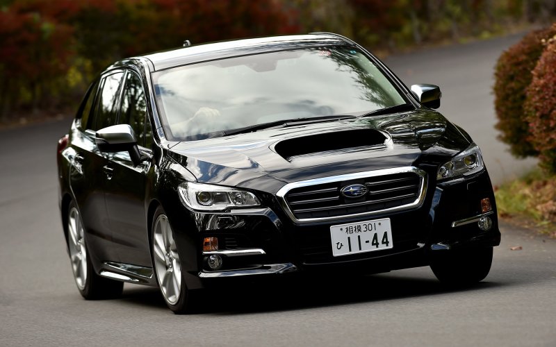 Subaru Levorg черный
