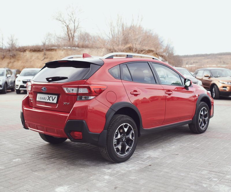 Subaru XV красная