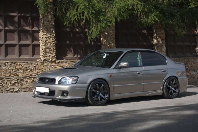 Subaru Legacy b4