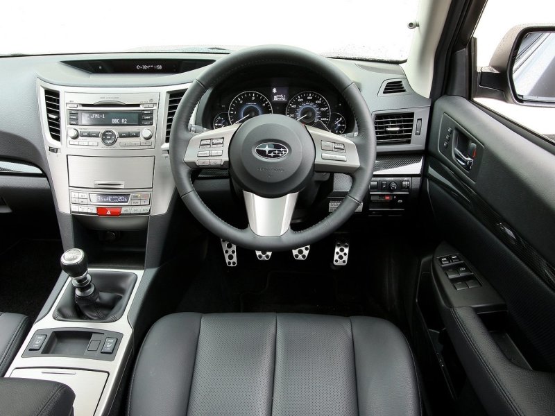 Subaru Legacy 2012 салон