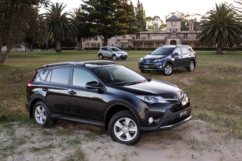 Toyota rav4 2014 черный