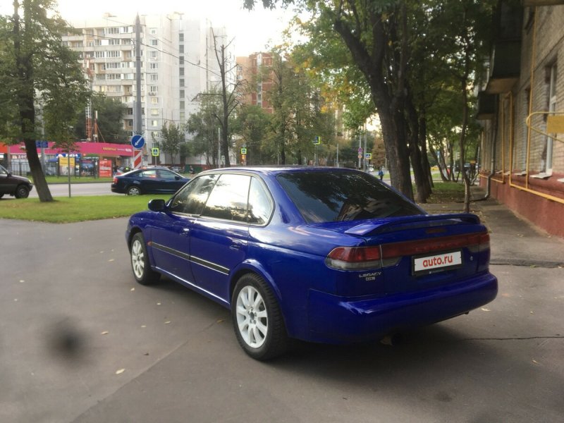 Subaru Legacy 1995 седан