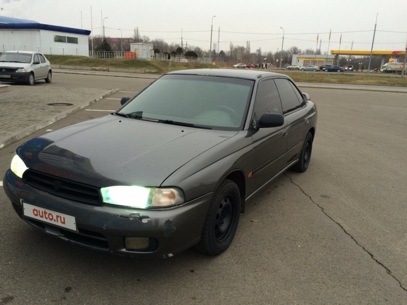 Subaru Legacy 1995 седан