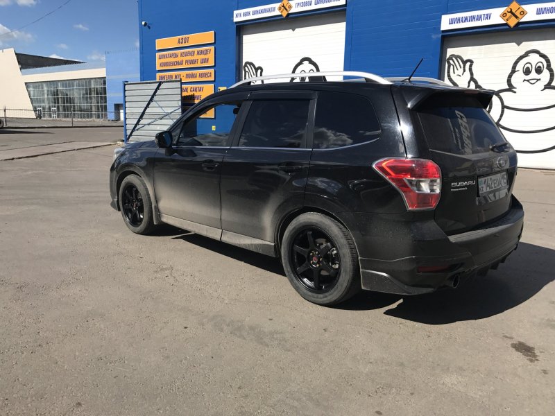 Subaru Forester 2014 черный