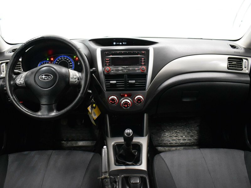 Subaru Forester 2010 салон