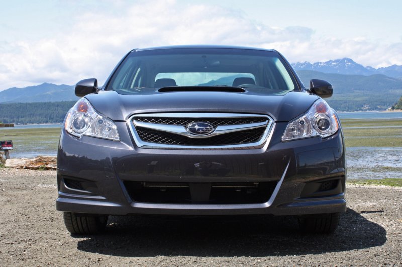 Subaru Legacy 2010 года