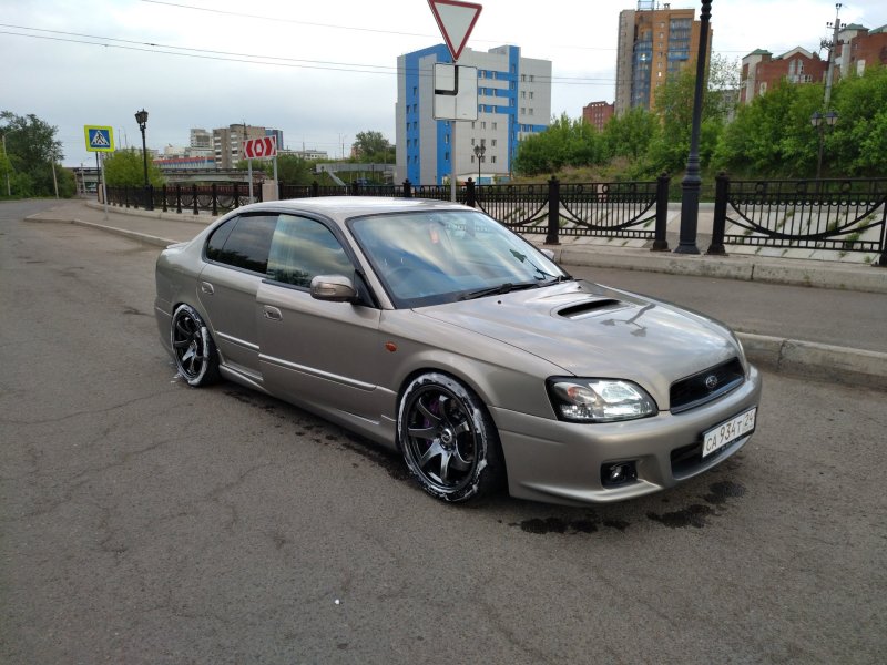 Subaru Legacy b4