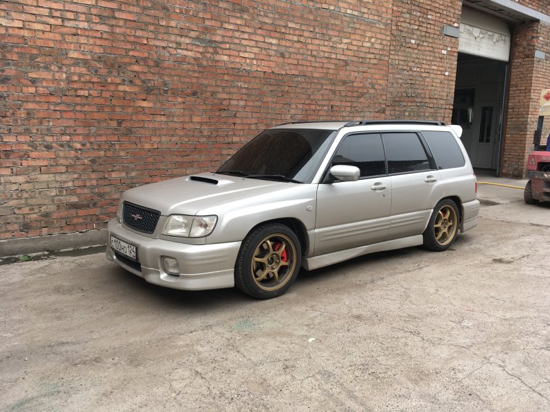 Subaru Forester 2000