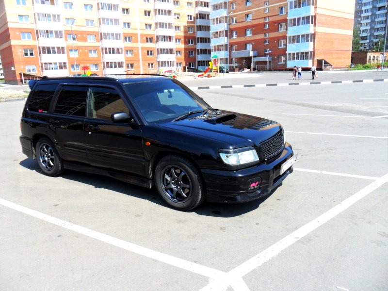 Subaru Forester 2000 STI черный
