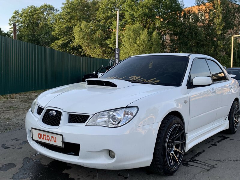 Subaru Impreza белая