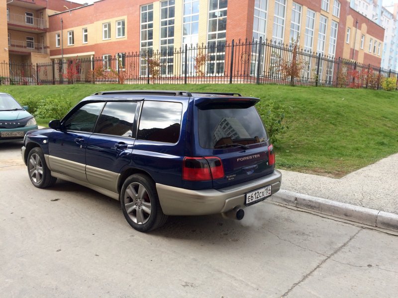 Subaru Forester SF 2000