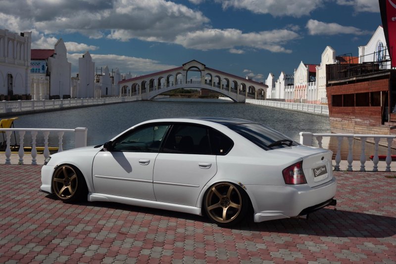 Subaru Legacy b4 stance