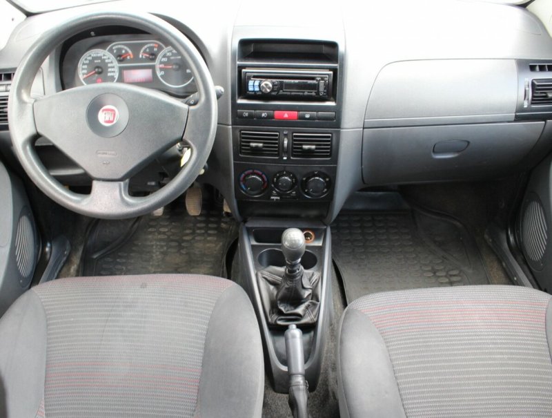Fiat Albea салон