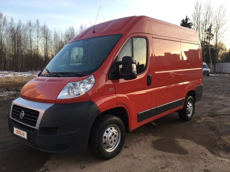 Fiat Ducato красный