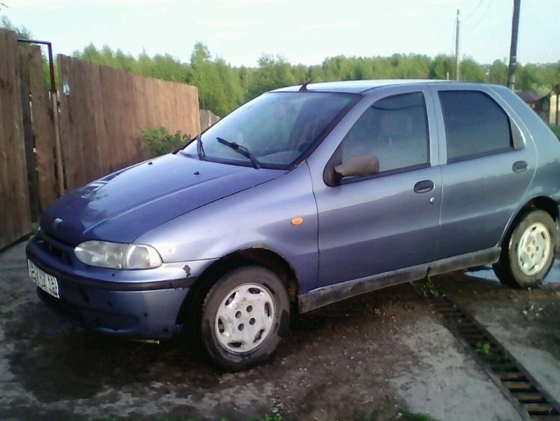 Фиат Палио 2001 года хэтчбек