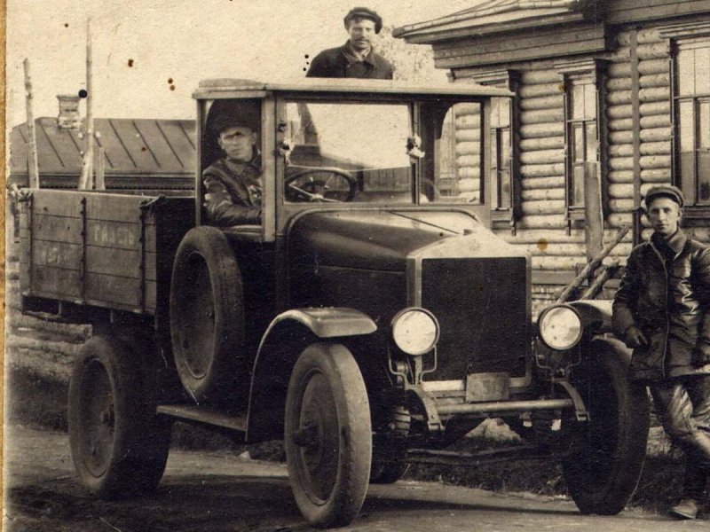 АМО-ф15 первый Советский грузовой автомобиль