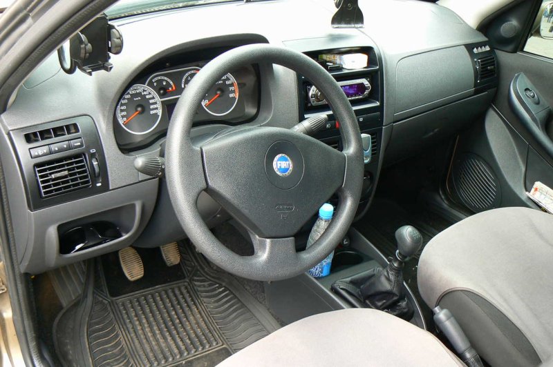 Fiat Albea салон