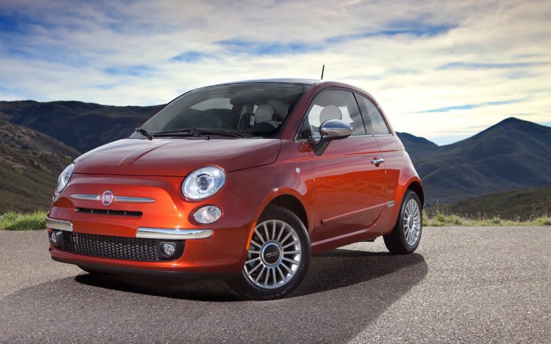 Машина Fiat 500
