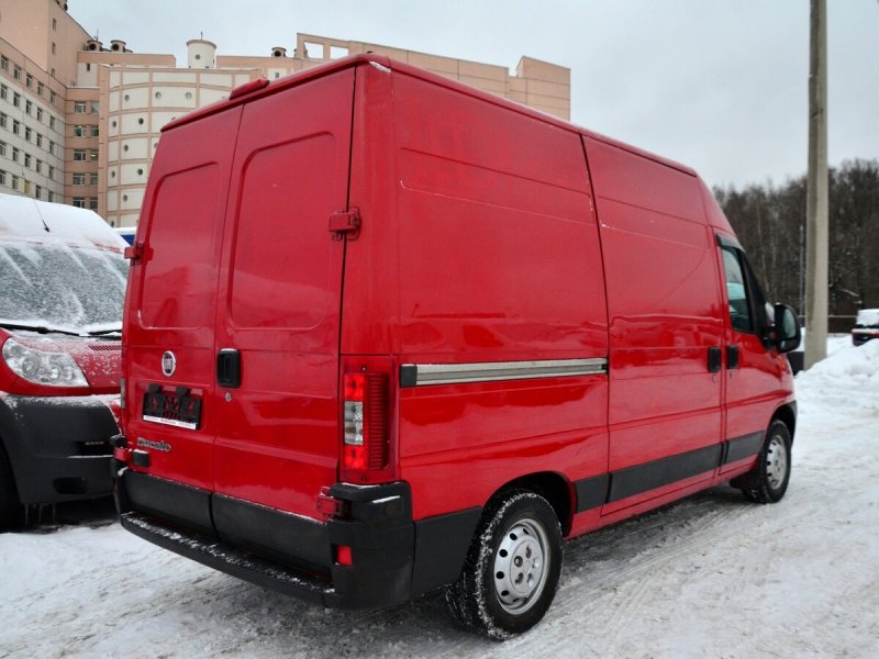 Fiat professional Ducato красный