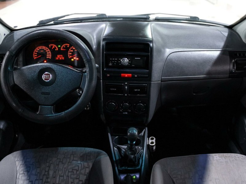 Fiat Albea 1 Рестайлинг салон