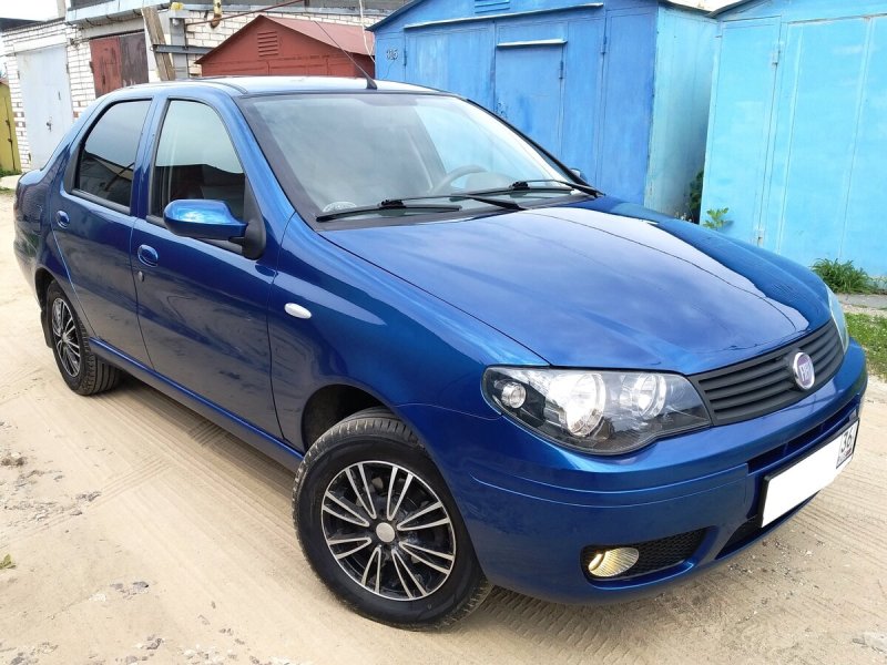 Fiat Albea синий