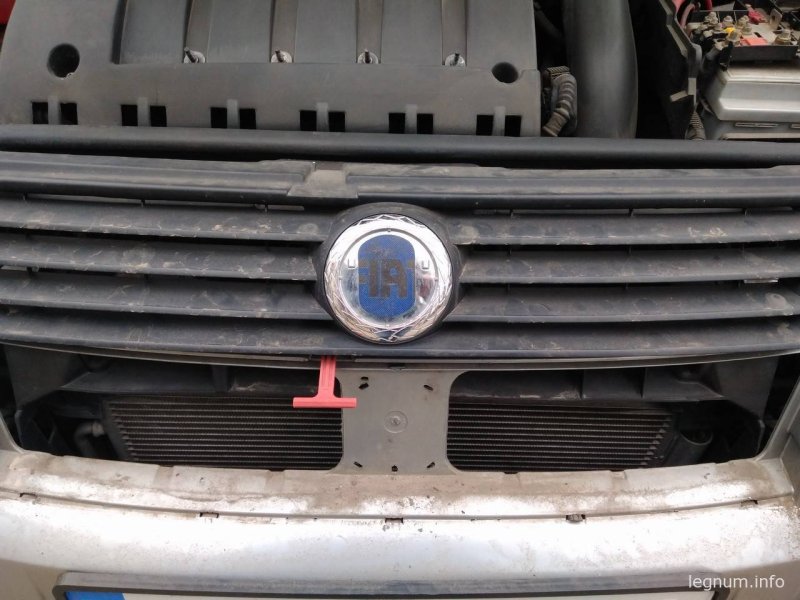 Решетка радиатора Fiat Stilo