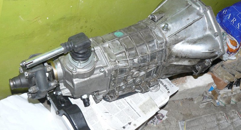 Коробка ВАЗ 2107 сзади