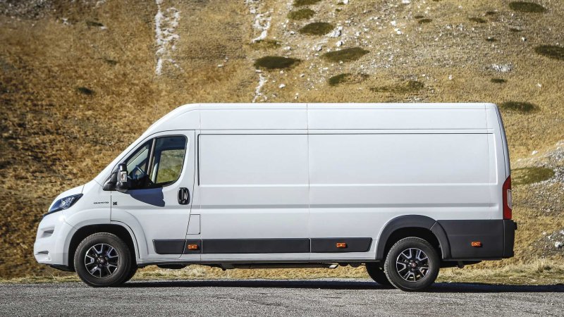 Fiat Ducato белый сбоку