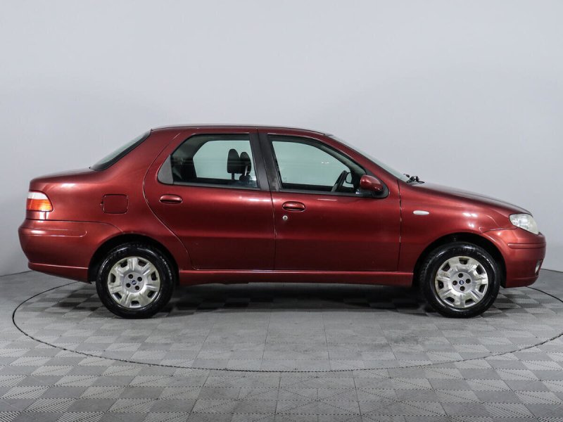 Как выглядит красный Fiat Albea