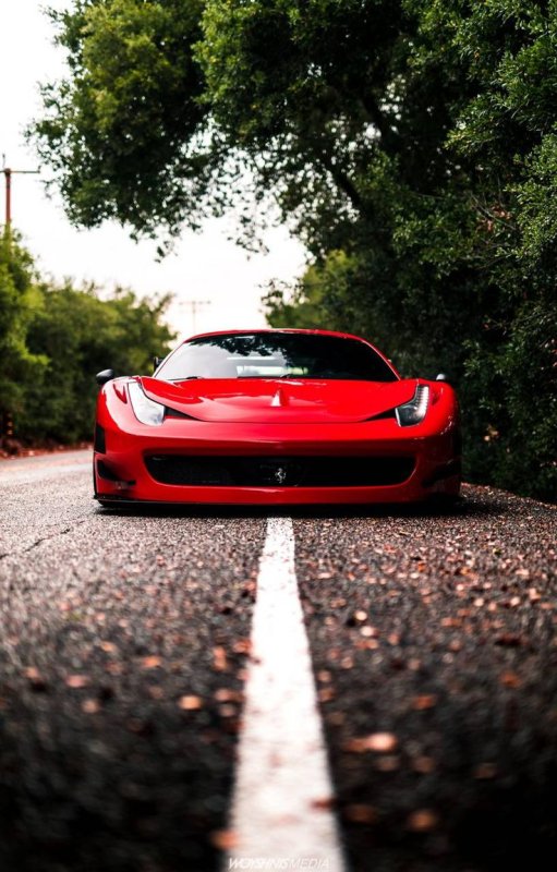 Ferrari вертикальные