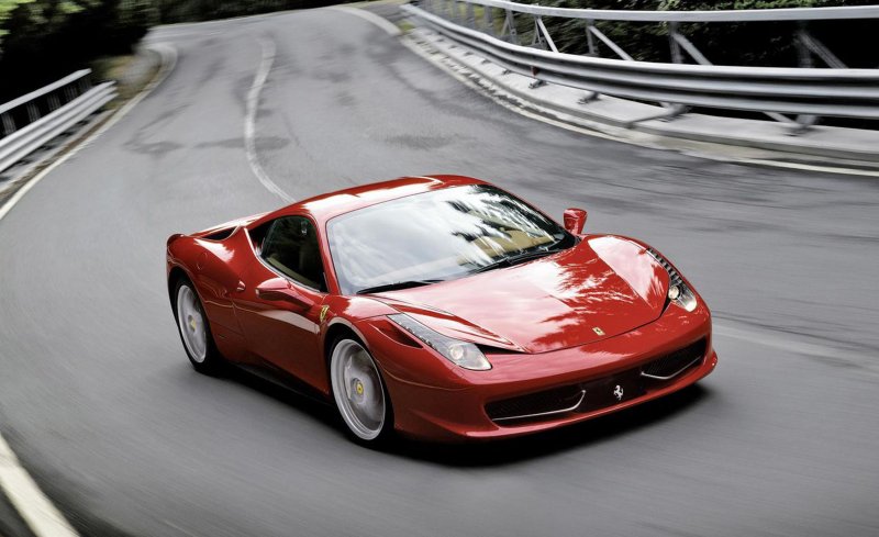 Машина Ferrari 458 Italia