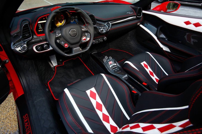 Ferrari 458 Spider салон