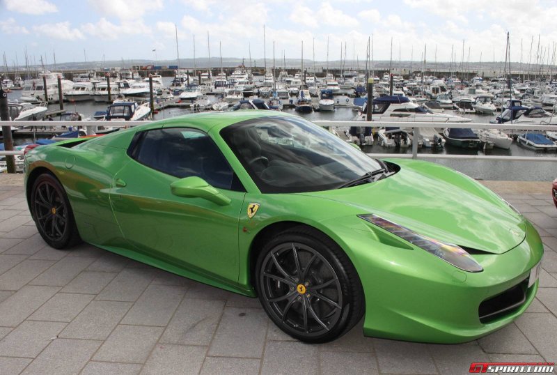 Ferrari 458 салатовая