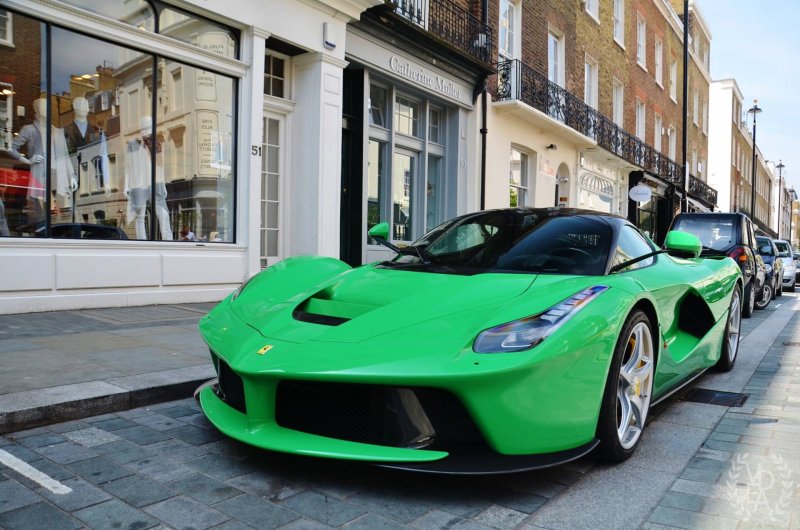 LAFERRARI зеленая