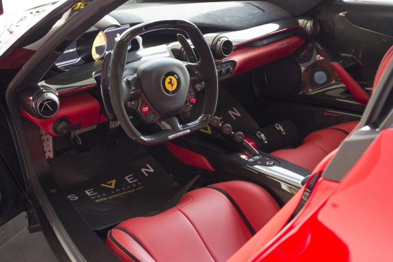 Ferrari LAFERRARI салон